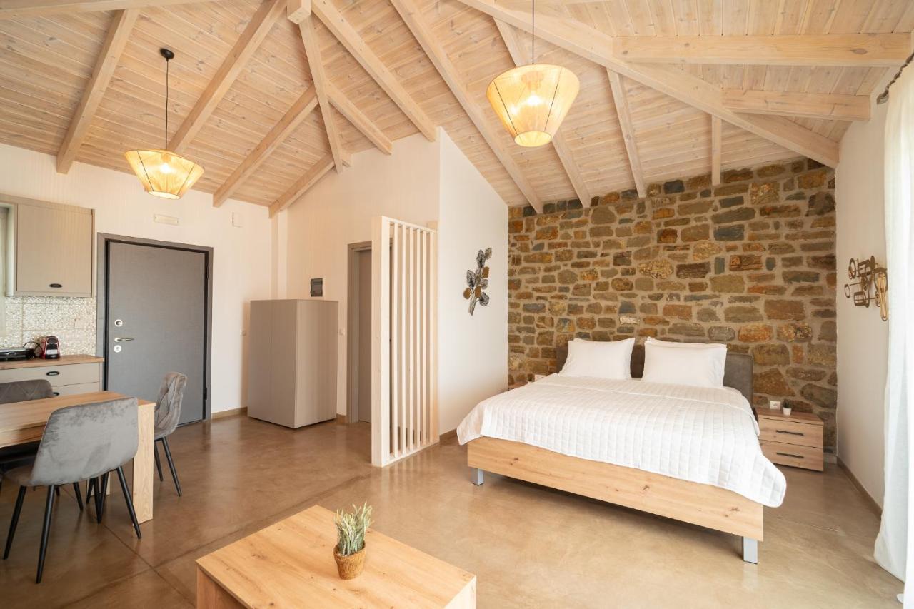 Lithos Suites Finikounta Exterior photo