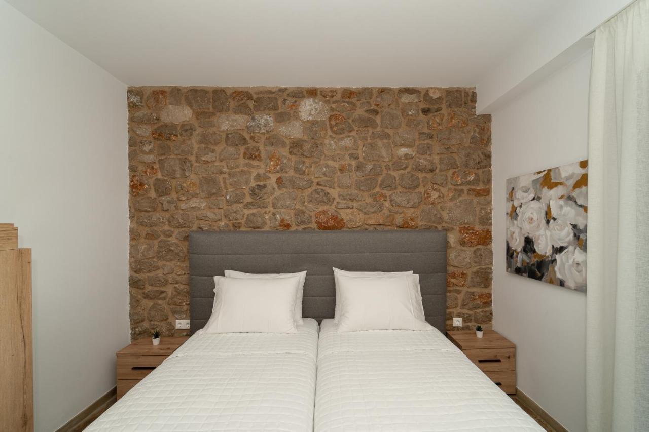 Lithos Suites Finikounta Exterior photo