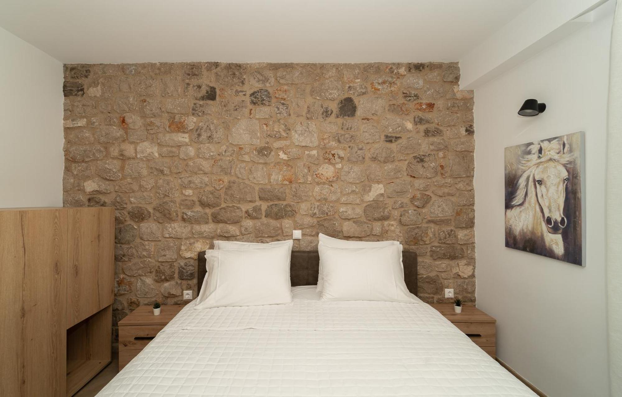 Lithos Suites Finikounta Exterior photo